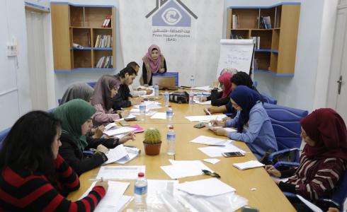 بيت الصحافة يطلق فعاليات نادي اللغة الانجليزية الإعلامي