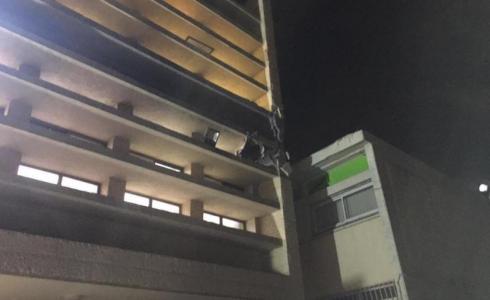 اصابة مبنى في سديروت بصاروخ أطلق من غزة