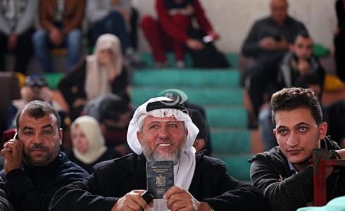 مسافر فلسطيني في صالة أبو يوسف النجار