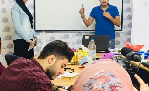 تدريب مناظرات لمؤسسة فلسطينيات