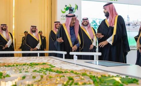 العاهل السعودي وولي العهد خلال إطلاق المشاريع الضخمة