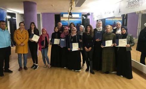 مرشدات سباحة في منطقة المثلث 