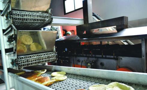 ضبط مخلفات فئران بأحد المخابز في خانيونس