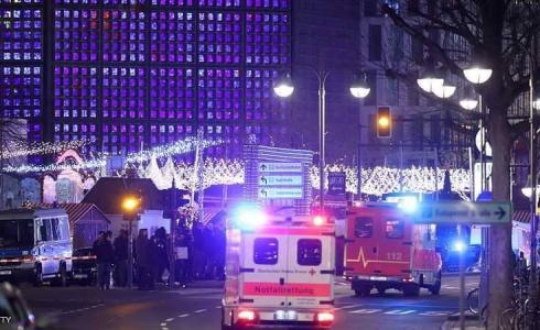 رجل يلقي برضيعته من الطابق السابع