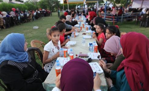 صور: المجلس العلمي يقيم مأدبة إفطار صائم للأيتام 
