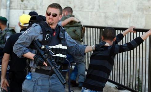 اعتقال فلسطيني -ارشيف-