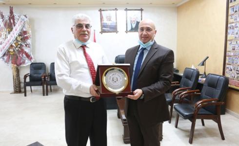 مدير جامعة الأزهر ومدير مكتب جايكا بغزة