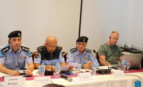الشرطة و بالتعاون مع بعثة الشرطة الاوربية تعقد دورة تدريبية لضباط ادارة الامن الداخلي