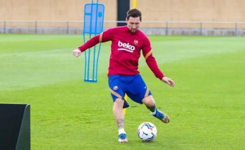 ليونيل ميسي يعود لتدريبات برشلونة