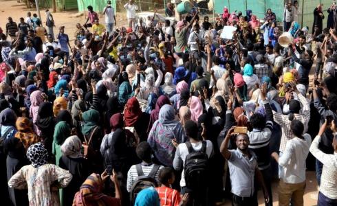 تجمع المهنيين السودانيين يطلق مسيرات احتجاجية