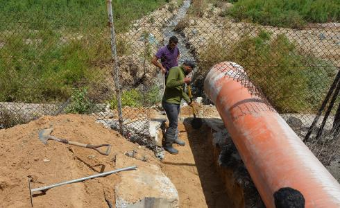 الشروع بتجفيف أحواض مجاري وادي غزة