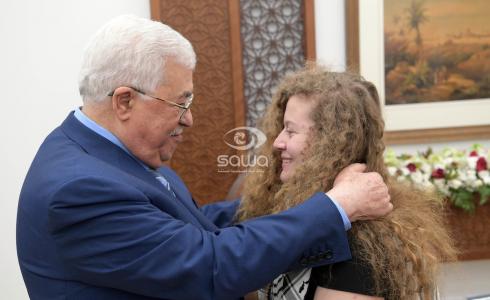الرئيس الفلسطيني محمود عباس يستقبل الفتاة الفلسطينية عهد التميمي
