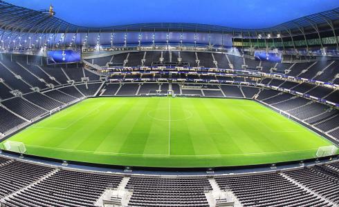 ملعب كرة القدم 