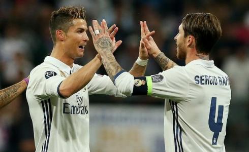 لاعبا ريال مدريد كريستيانو رونالدو وسيرجيو راموس 