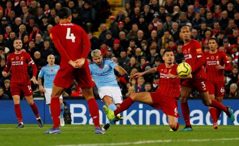 الحكومة البريطانية توافق على استئناف الدوري الانجليزي