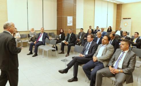 سلطة النقد وجمعية البنوك واتحاد المطورين العقاريين يبحثون آليات تمكين قطاع المهنيين والحرفيين من الحصول على تسهيلات عقارية 