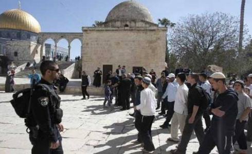 مستوطنون يقتحمون المسجد الأقصى "ارشيف"