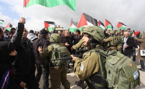 إقامة صلاة الجمعة وزراعة زيتون في منطقة مهددة بالاستيطان غرب سلفيت