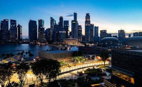 تشاركت باريس وهونغ كونغ وسنغافورة في المركز الأول