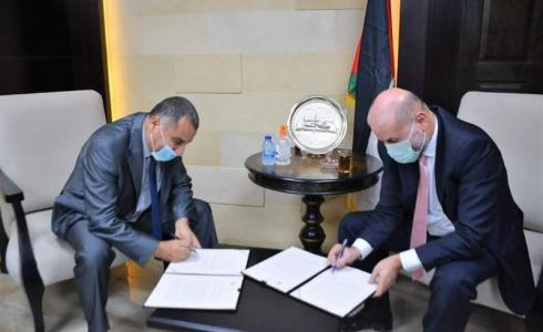 الهباش وأبو الرب خلا توقيع مذكرة التفاهم