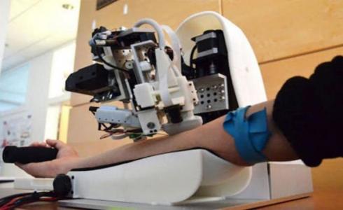 روبوتات طبية لسحب الدم