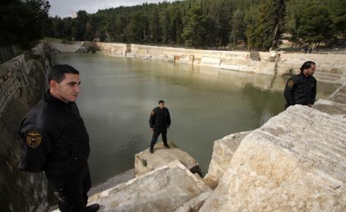 مستوطنون يقتحمون برك سليمان في بيت لحم