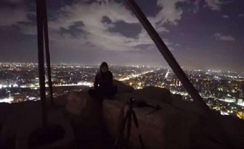 فيديو المصور الدنماركي فوق سطح الهرم
