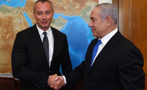 ملادينوف يلتقى نتنياهو ويبحث معه الأوضاع في غزة