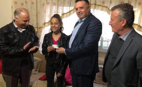 منح الطفلة جنى التميمي  بطاقة عضوية شرف لنقابة الصحفيين