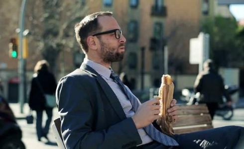 الأكل ممنوع في شوارع  مدينة فلورنسا شمال إيطاليا