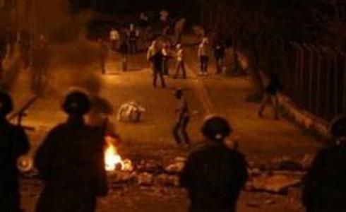 مواجهات بين شبان فلسطينيين وقوات الاحتلال -ارشيف-