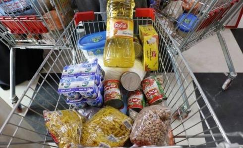 الهيئة الخيرية الأردنية تقدم 500 طرد غذائي للأسر المحتاجة بمخيم النصر