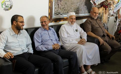 نواب التغيير والإصلاح يهنئون رئيس بلدية بني سهيلا الجديد بمنصبه