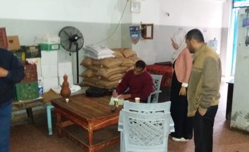 جولات ميدانية لمفتشي المكاتب الفرعية على الأسواق والمحلات التجارية 