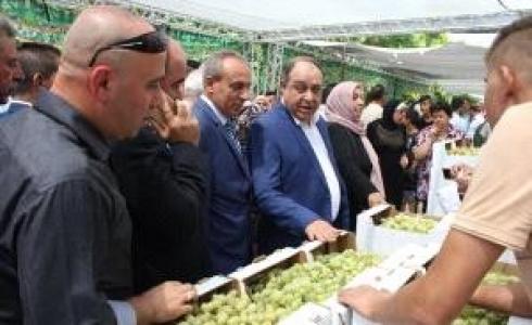 إطلاق فعالية مهرجان العنب في جنين