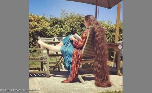 بريطانية منعت الماء منذ 20 عاما عن شعرها الطويل