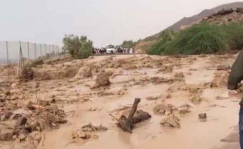 تواصل عمليات البحث عن المفقودين بحادثة البحر الميت