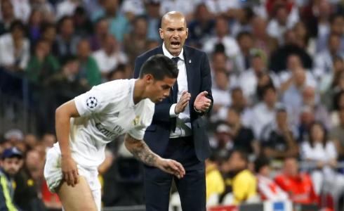 زيدان يفتح الباب لرحيل الكولومبي خاميس رودريغيز من مدريد