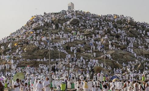 توافد الحجاج إلى صعيد عرفة