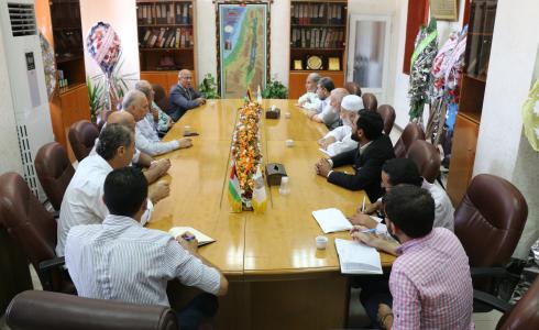 جانب من لقاء وفد كتلة حماس مع بلدية غزة