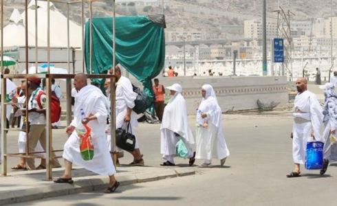  الحجاج يبدأون بالتدفق إلى منى لاحياء يوم التروية