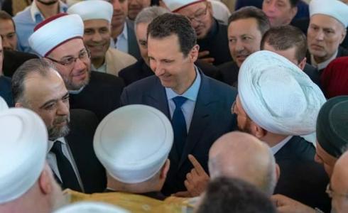 رئيس سوريا بشار الأسد يؤدي صلاة عيد الأضحى
