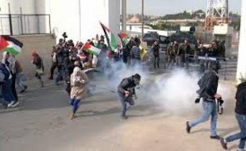 الاحتلال يقمع مسيرة تندد بقرار ترامب