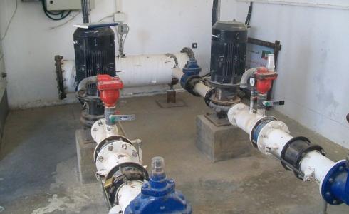 بلدية غزة تنفذ 485 عملية صيانة لآبار المياه ومحطات الصرف الصحي