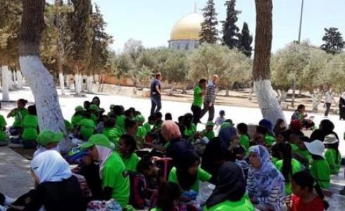 طلبة مشروع تاج الوقار أثناء الزيارة