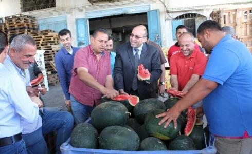 الزراعة تتفقد مزارعي البطيخ شمال غزة