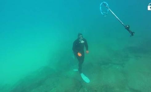 رامي مقداد شاب من غزة يمارس رياضة الغوص