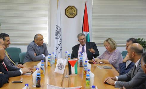 رئيس جامعة القدس يستقبل رئيس مجموعة الاتصالات الفلسطينية في جامعة القدس