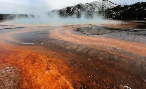 المياه فوق بركان ويلوستون