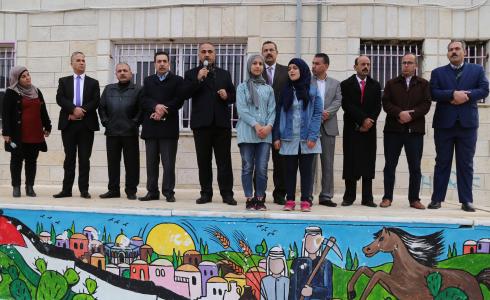 "التربية" تنظم وقفة دعم لمدرسة بنات بيتونيا تنديداً لاعتداء الاحتلال على طالباتها